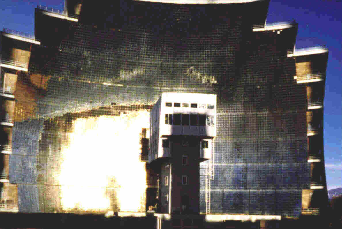 Le concentrateur du four solaire d'Odeillo